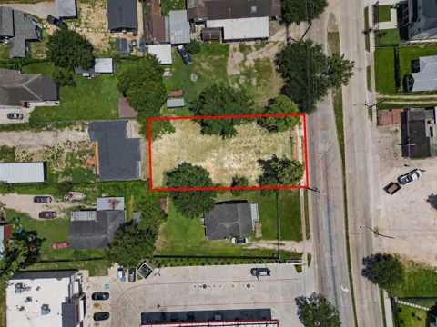 611 E Crosstimbers Street