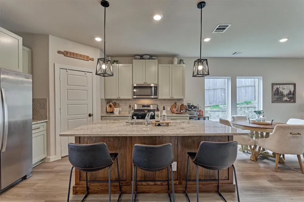 120 Porter Bend Court Montgomery, TX 77316