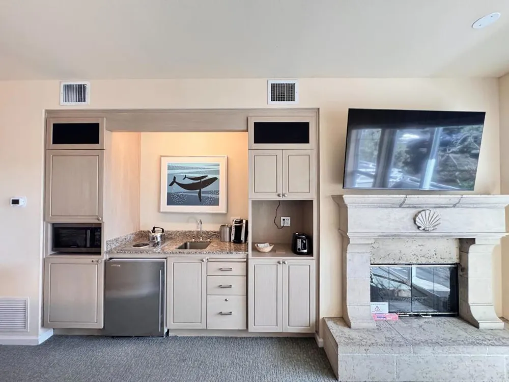 4100 Cabrillo Highway #104 Half Moon Bay, CA 94019