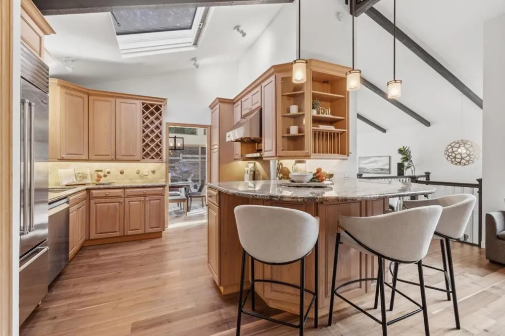 22964 Longdown Road Cupertino, CA 95014