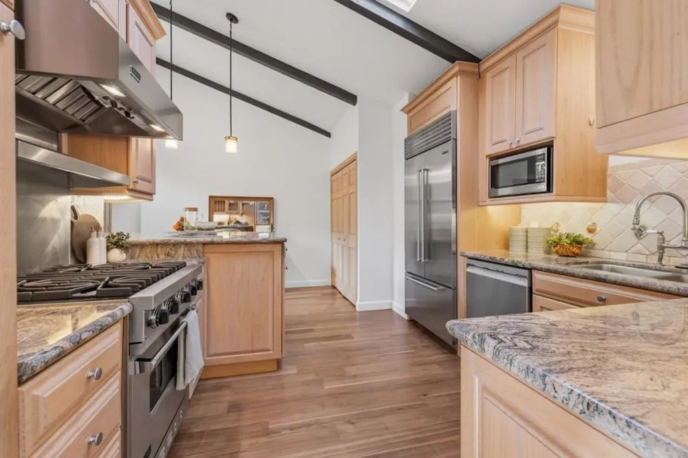 22964 Longdown Road Cupertino, CA 95014