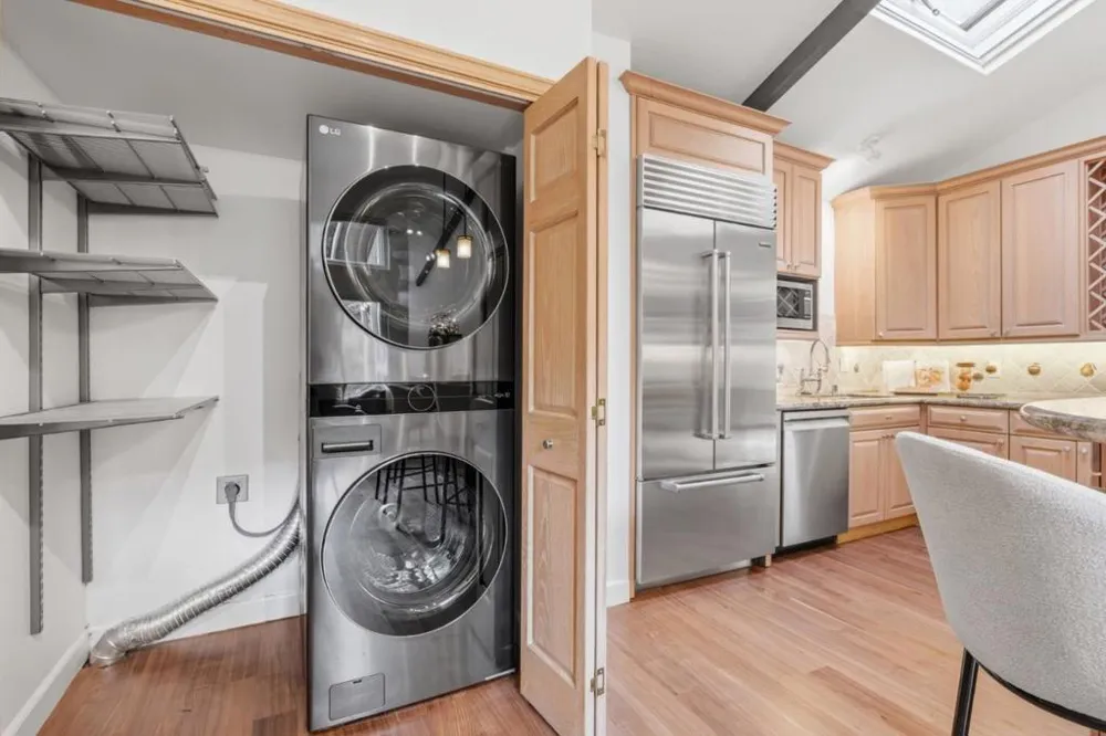 22964 Longdown Road Cupertino, CA 95014