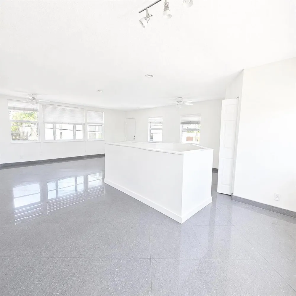 3709 S Olive Avenue #301 Central Dr West Palm Beach, FL 33405