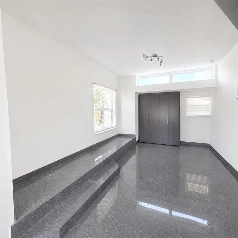 3709 S Olive Avenue #301 Central Dr West Palm Beach, FL 33405