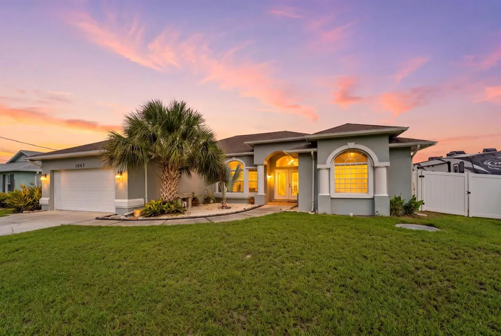 1043 SW IDOL AVENUE Port St. Lucie, FL 34953