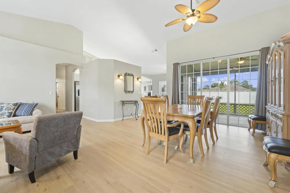 1043 SW IDOL AVENUE Port St. Lucie, FL 34953