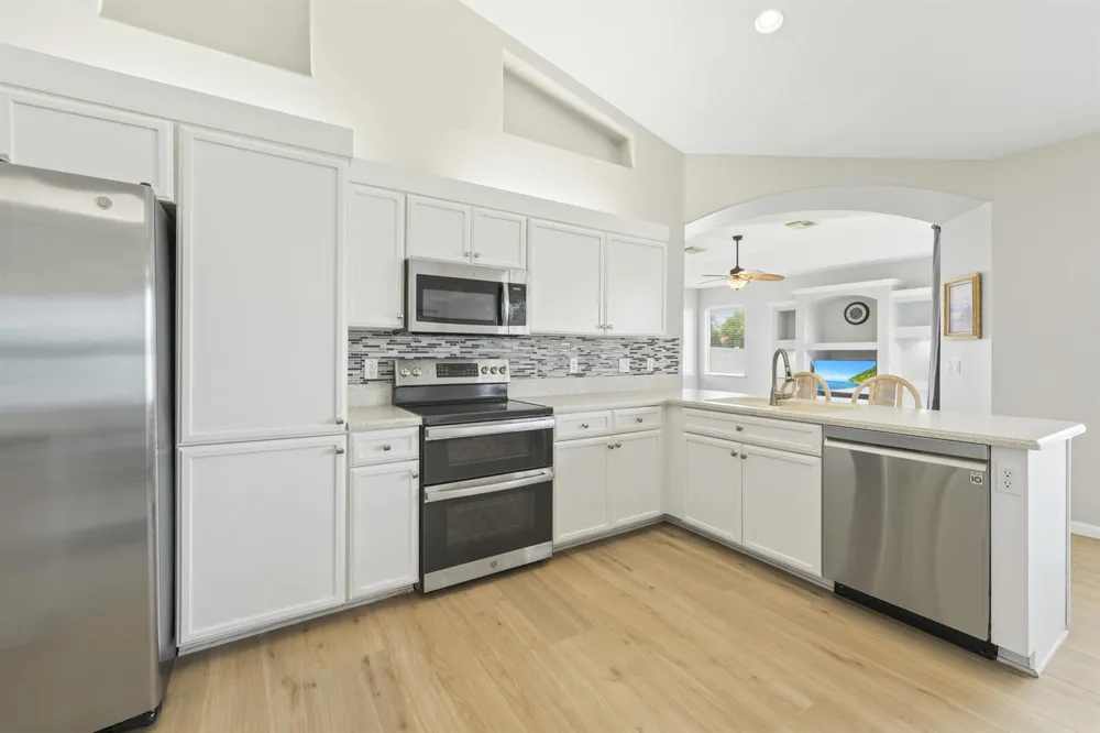 1043 SW IDOL AVENUE Port St. Lucie, FL 34953