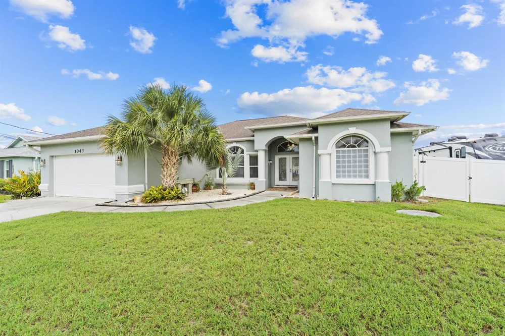 1043 SW IDOL AVENUE Port St. Lucie, FL 34953