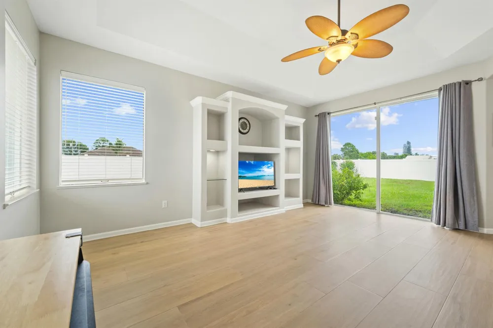 1043 SW IDOL AVENUE Port St. Lucie, FL 34953