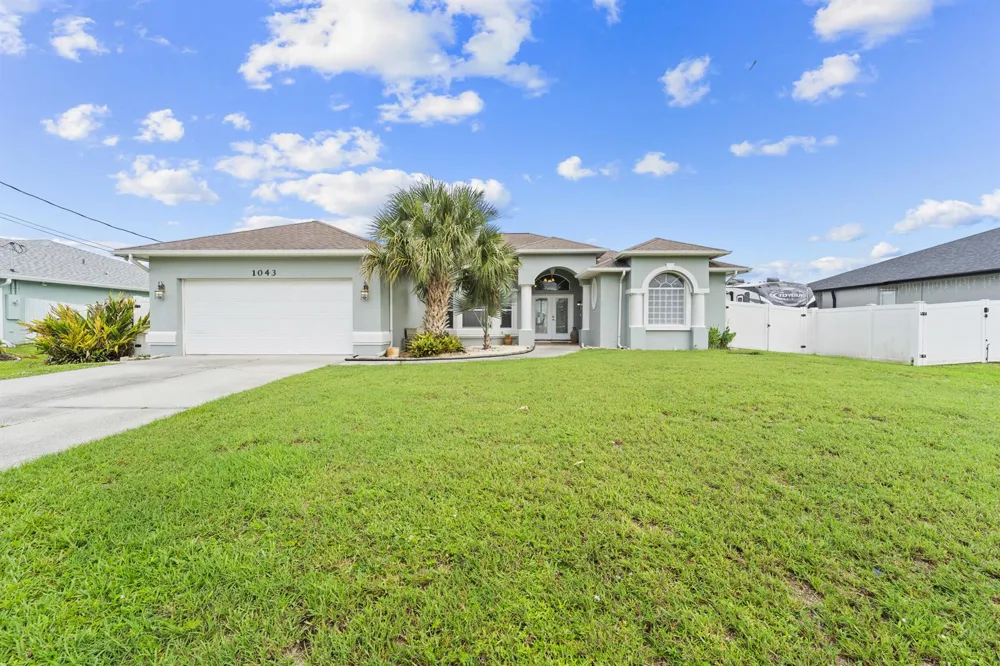 1043 SW IDOL AVENUE Port St. Lucie, FL 34953