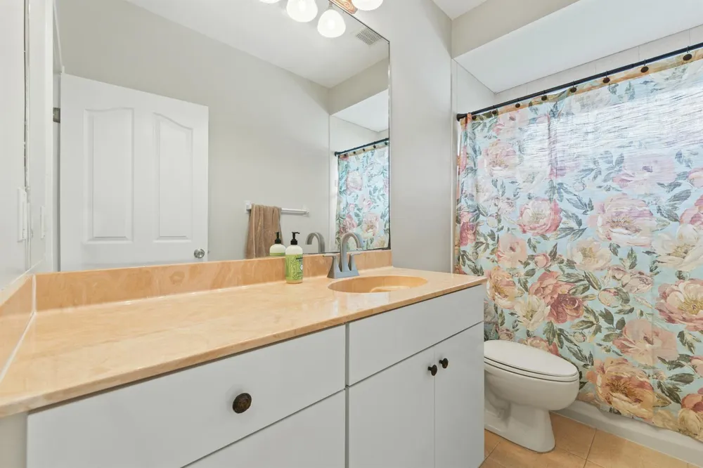 1043 SW IDOL AVENUE Port St. Lucie, FL 34953
