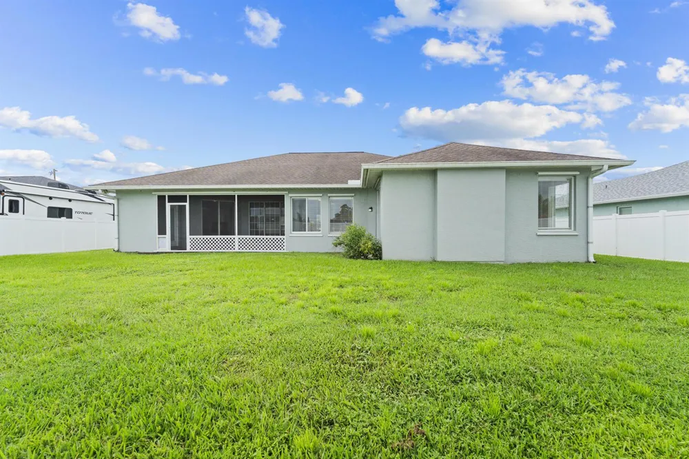 1043 SW IDOL AVENUE Port St. Lucie, FL 34953