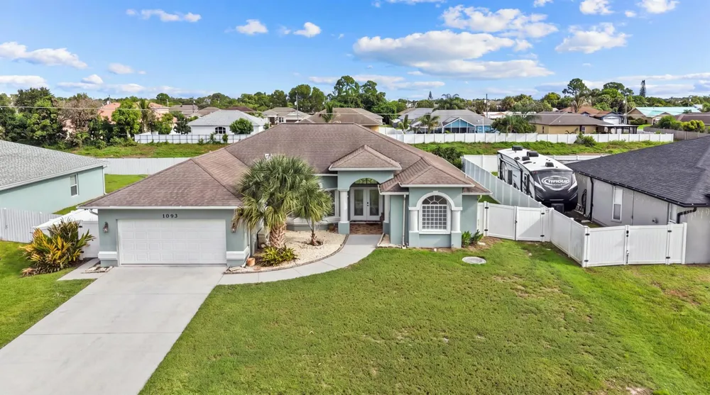 1043 SW IDOL AVENUE Port St. Lucie, FL 34953