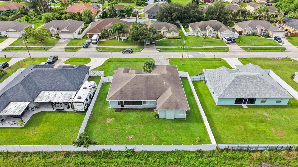 1043 SW IDOL AVENUE Port St. Lucie, FL 34953