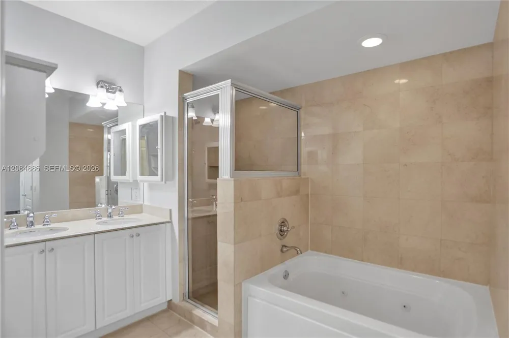 7564 SW 102nd St #211 Pinecrest, FL 33156