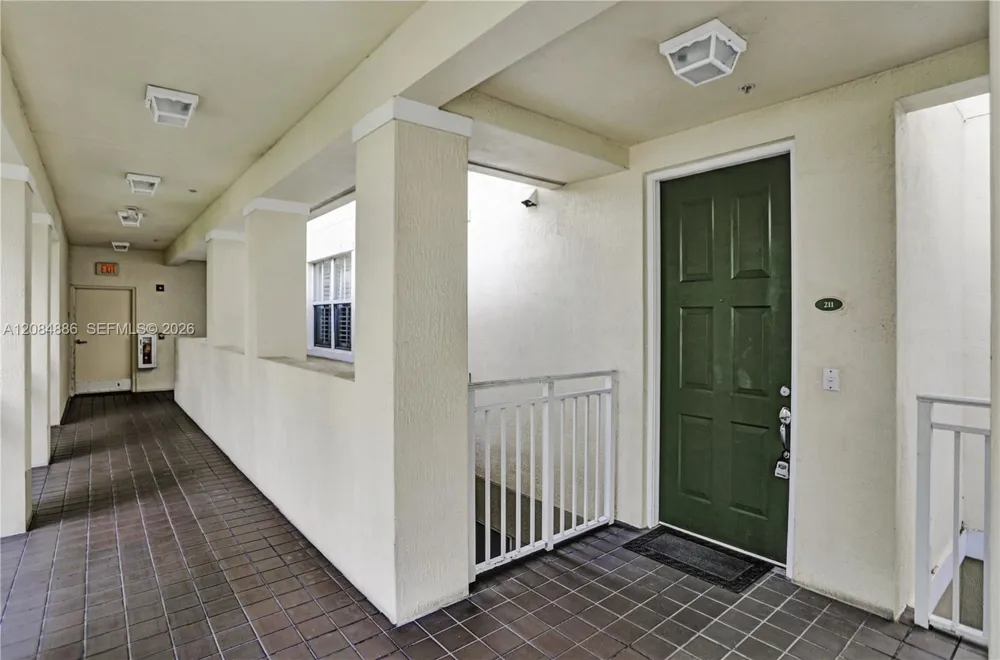 7564 SW 102nd St #211 Pinecrest, FL 33156