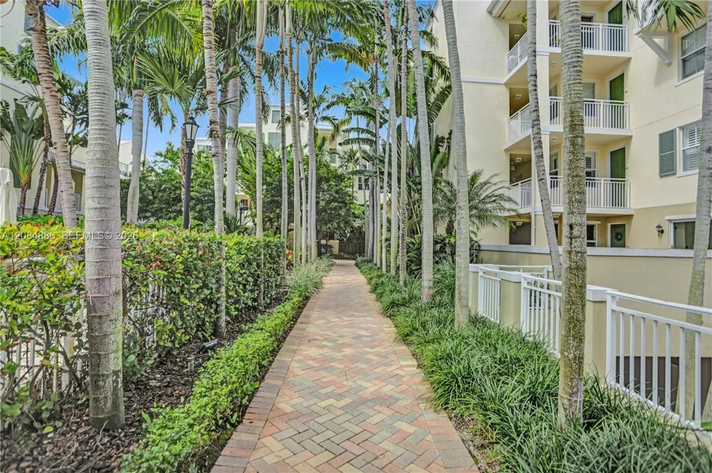 7564 SW 102nd St #211 Pinecrest, FL 33156