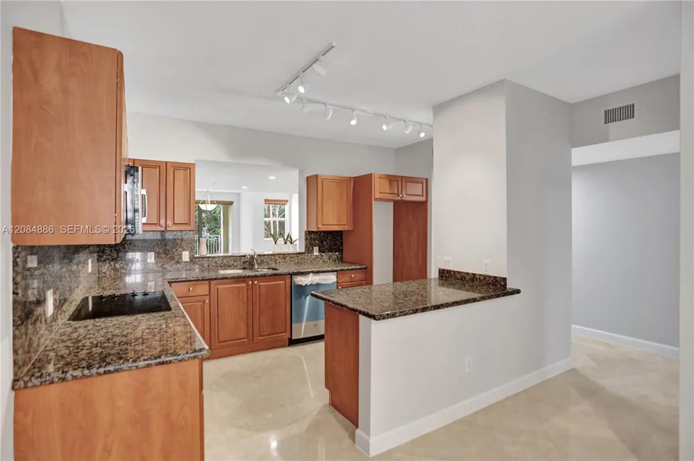 7564 SW 102nd St #211 Pinecrest, FL 33156