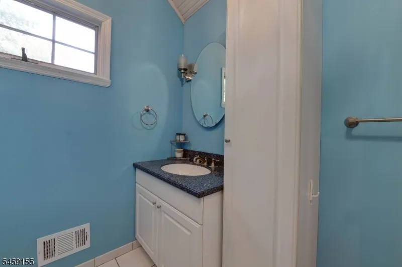 37 Bound Brook Rd Parsippany-Troy Hills, NJ 07054