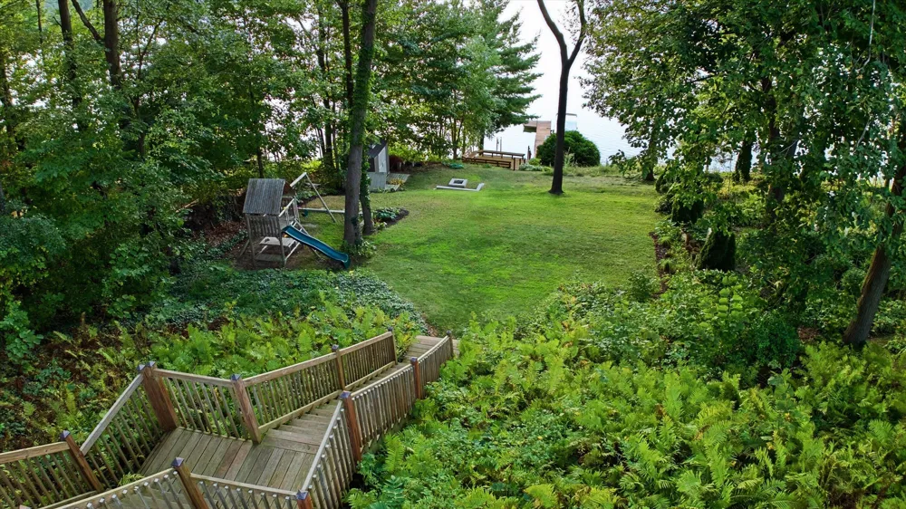 7963 Lake Crest Drive Ypsilanti, MI 48197