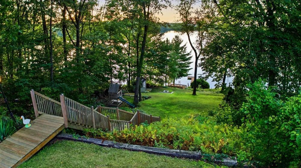7963 Lake Crest Drive Ypsilanti, MI 48197