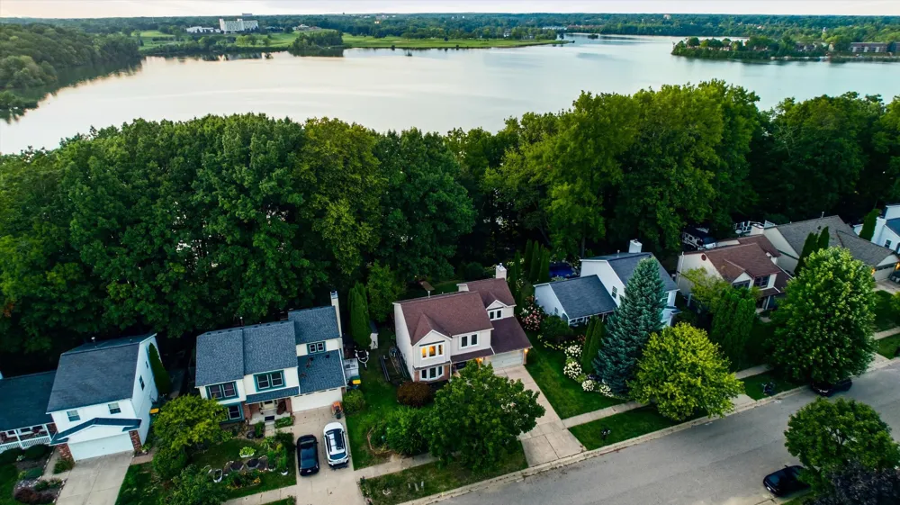 7963 Lake Crest Drive Ypsilanti, MI 48197