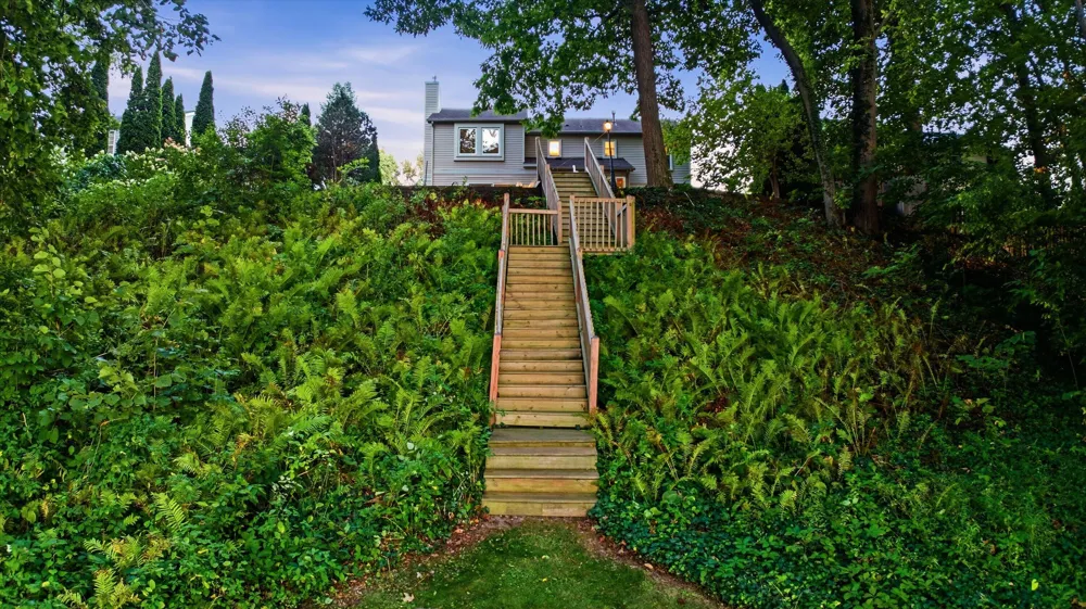 7963 Lake Crest Drive Ypsilanti, MI 48197