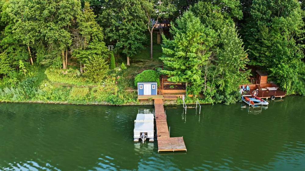 7963 Lake Crest Drive Ypsilanti, MI 48197