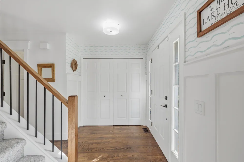 7963 Lake Crest Drive Ypsilanti, MI 48197