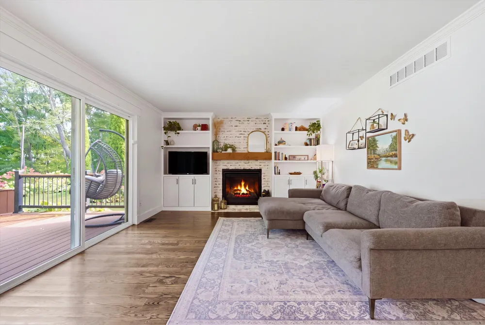 7963 Lake Crest Drive Ypsilanti, MI 48197