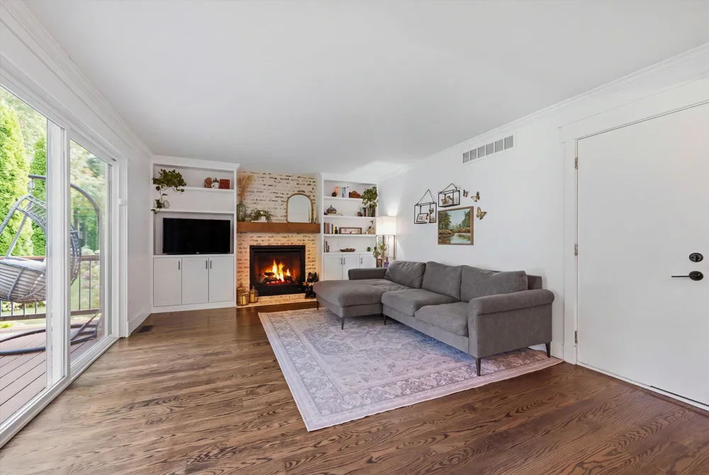 7963 Lake Crest Drive Ypsilanti, MI 48197