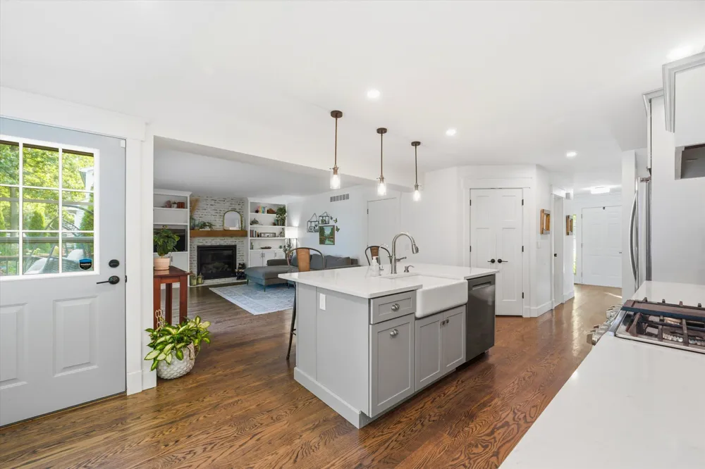 7963 Lake Crest Drive Ypsilanti, MI 48197