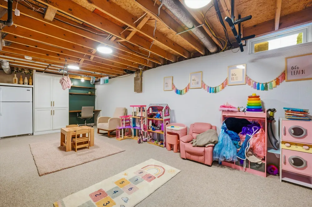 7963 Lake Crest Drive Ypsilanti, MI 48197