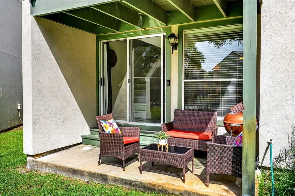 302 Saint Andrews Street #H101 Rockport, TX 78382