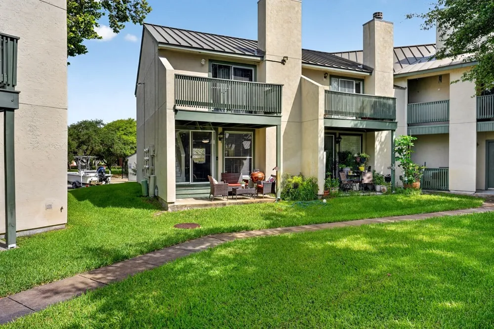 302 Saint Andrews Street #H101 Rockport, TX 78382