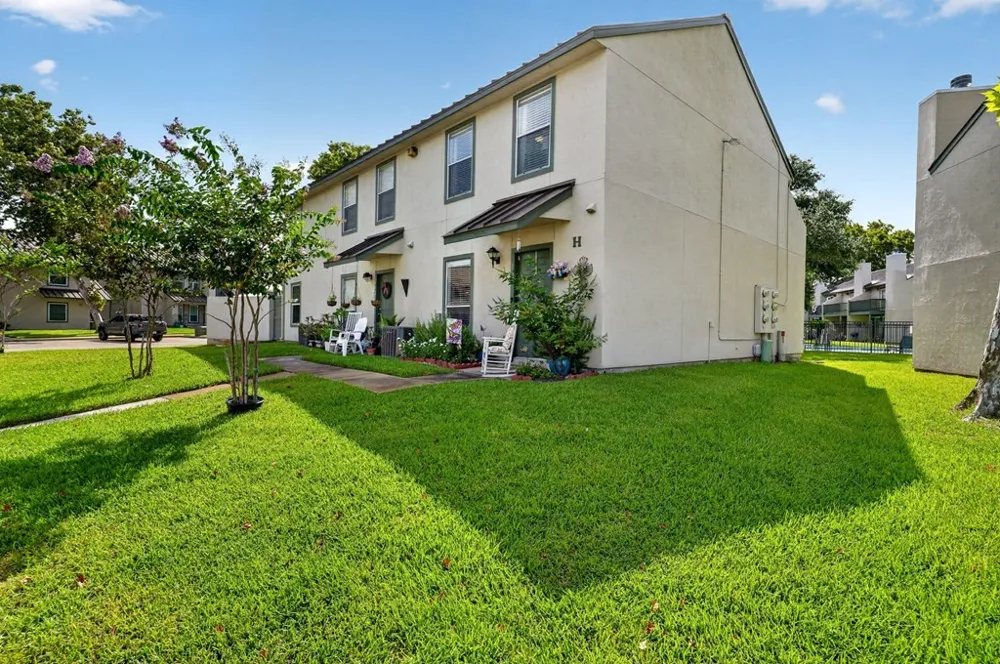 302 Saint Andrews Street #H101 Rockport, TX 78382