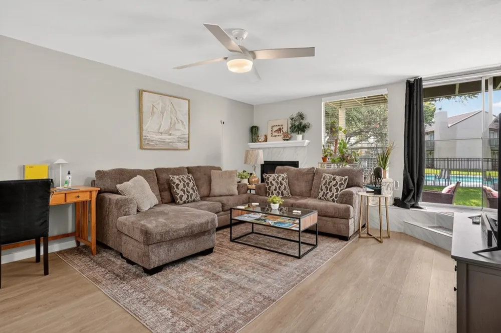 302 Saint Andrews Street #H101 Rockport, TX 78382