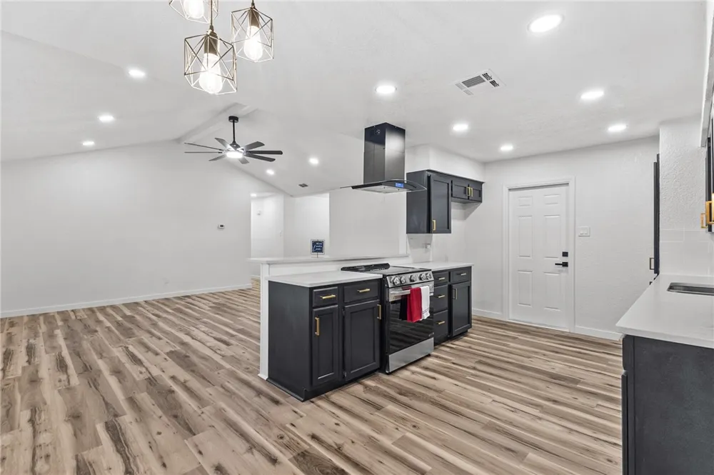 5718 Crestgrove Drive Corpus Christi, TX 78415