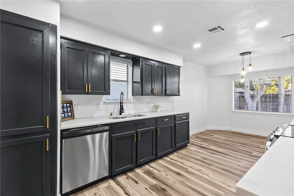 5718 Crestgrove Drive Corpus Christi, TX 78415