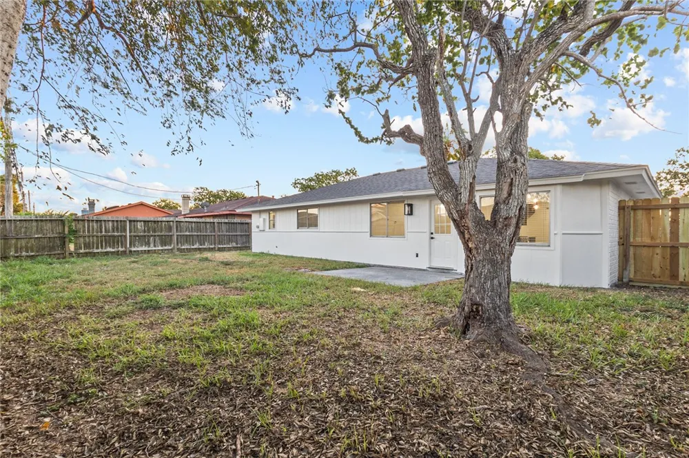 5718 Crestgrove Drive Corpus Christi, TX 78415