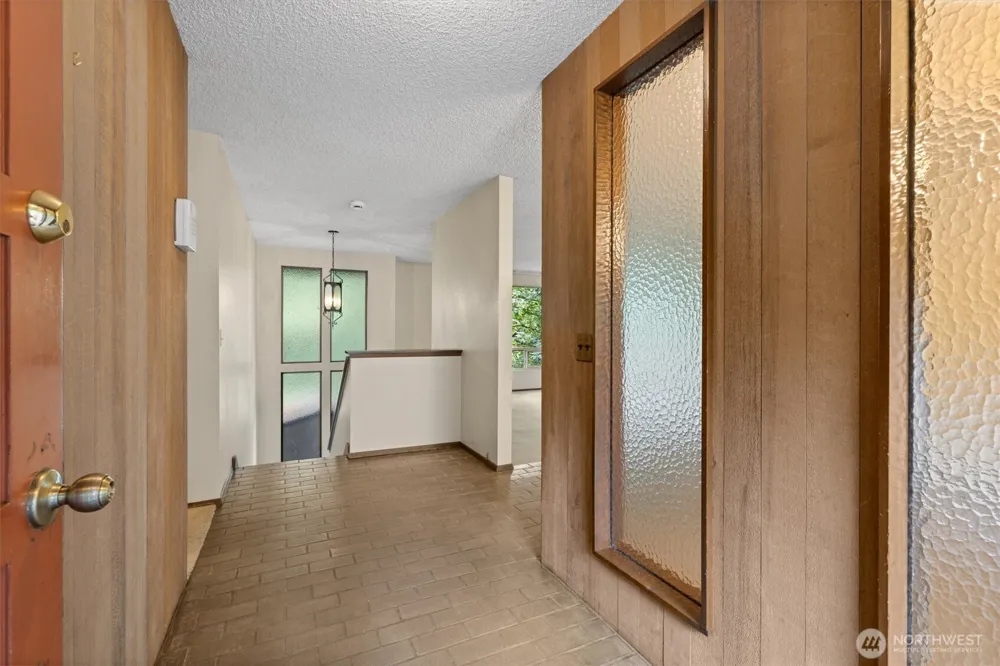 3322 102nd Avenue NE Bellevue, WA 98004