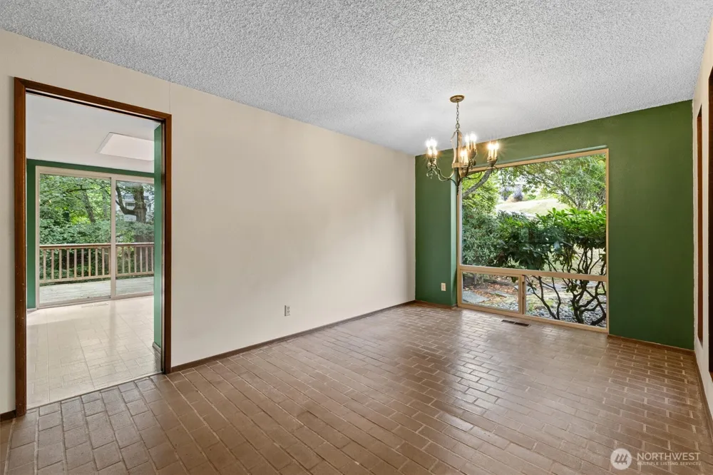 3322 102nd Avenue NE Bellevue, WA 98004