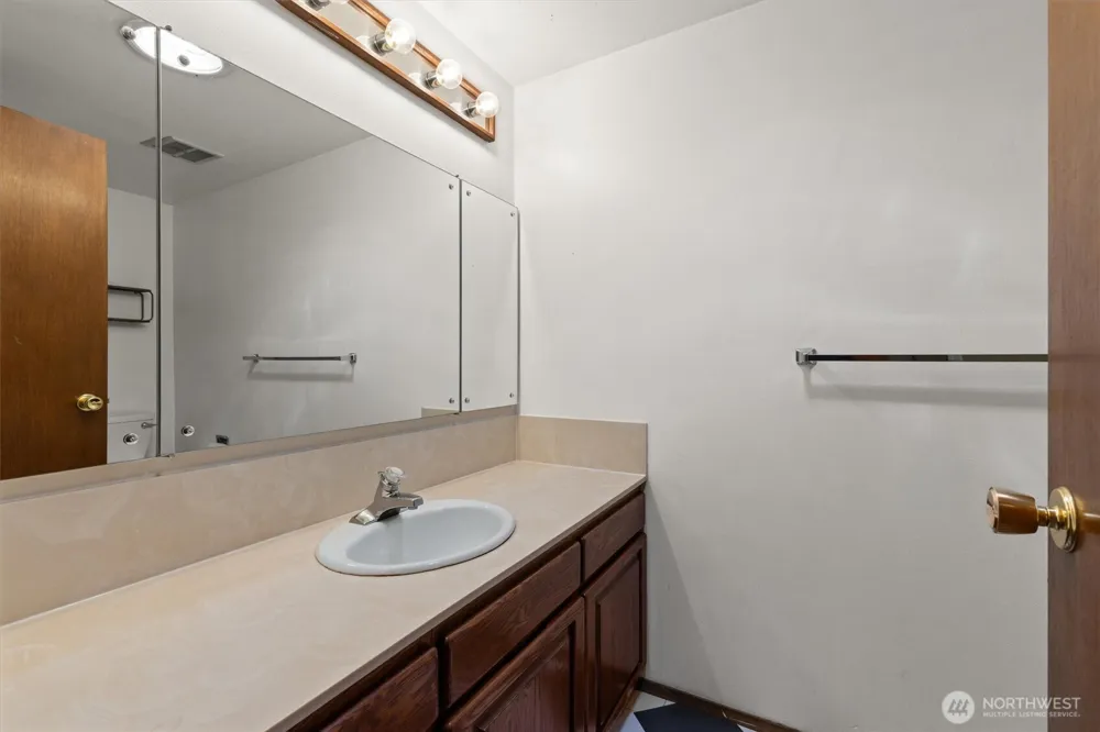 3322 102nd Avenue NE Bellevue, WA 98004