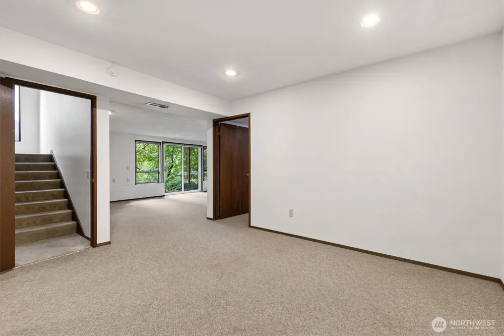 3322 102nd Avenue NE Bellevue, WA 98004