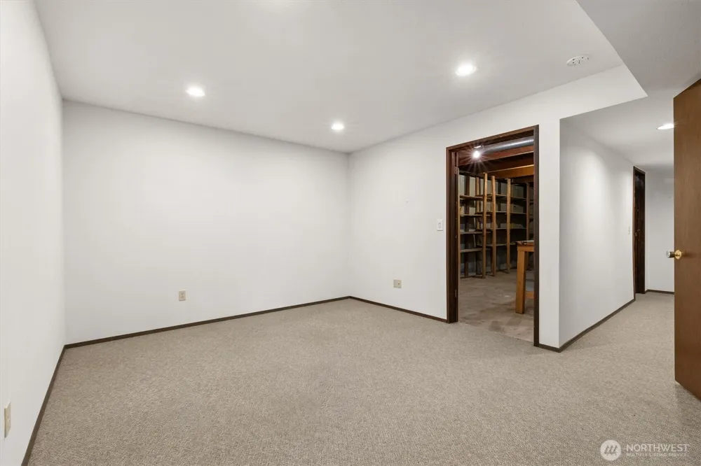 3322 102nd Avenue NE Bellevue, WA 98004