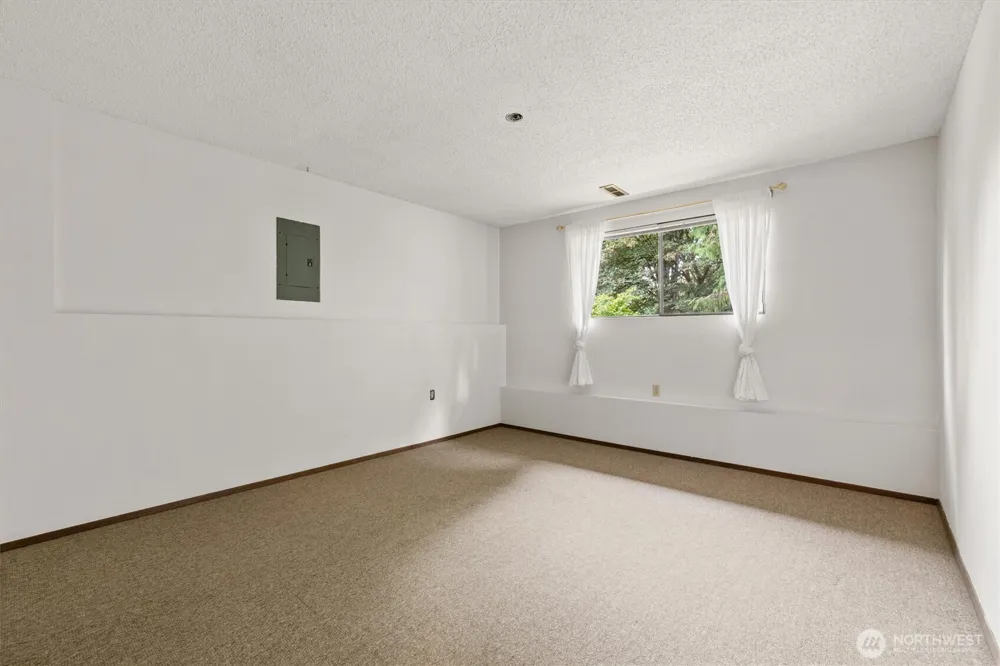 3322 102nd Avenue NE Bellevue, WA 98004