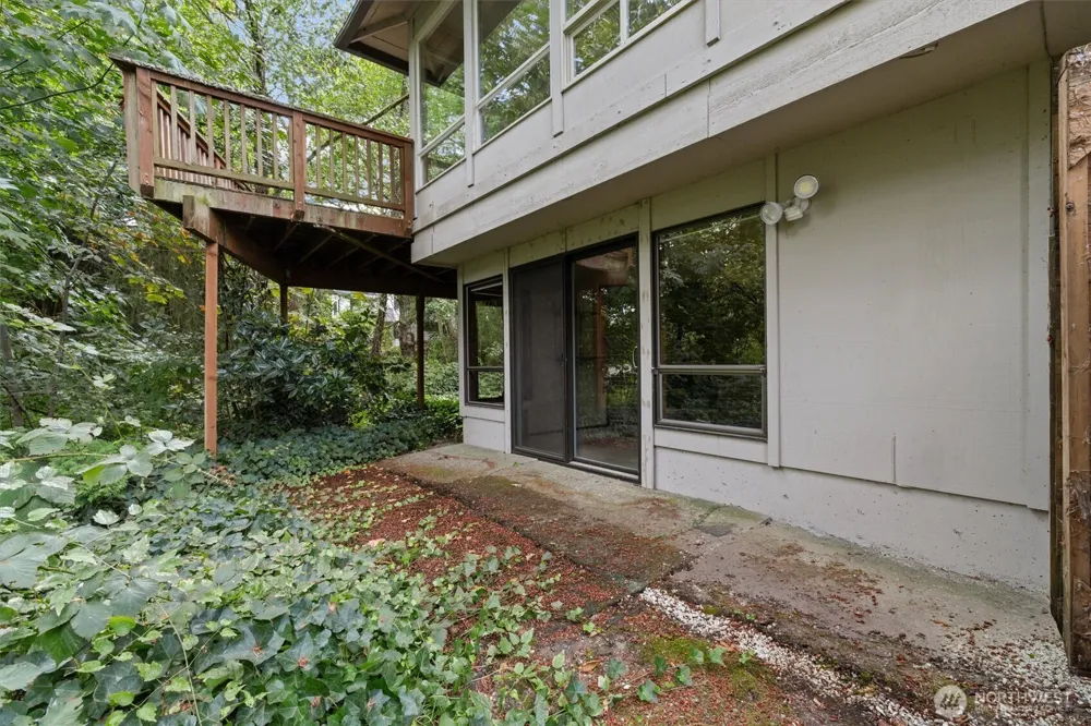 3322 102nd Avenue NE Bellevue, WA 98004