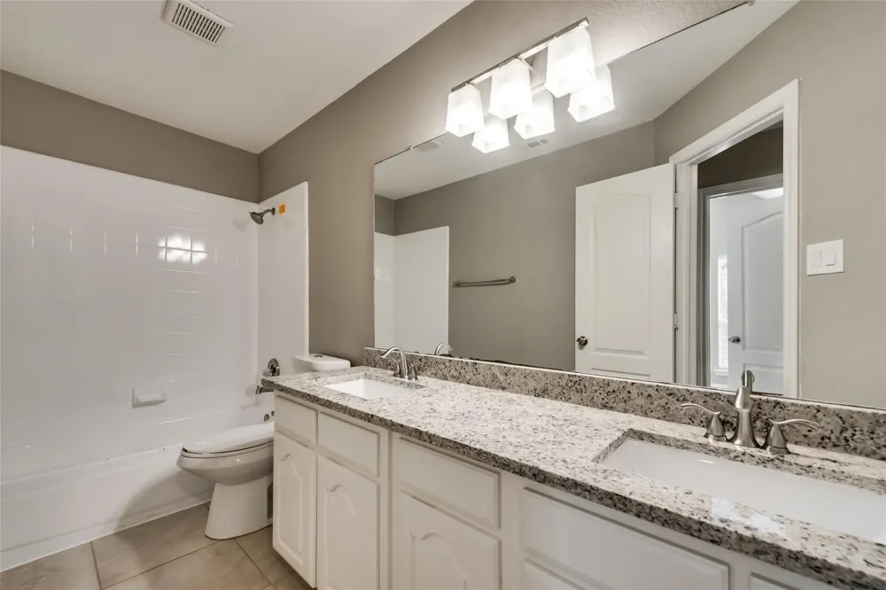 4319 Vine Ridge Court Arlington, TX 76017
