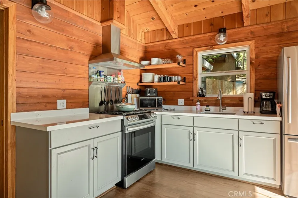 31766 Silver Spruce Running Springs, CA 92382