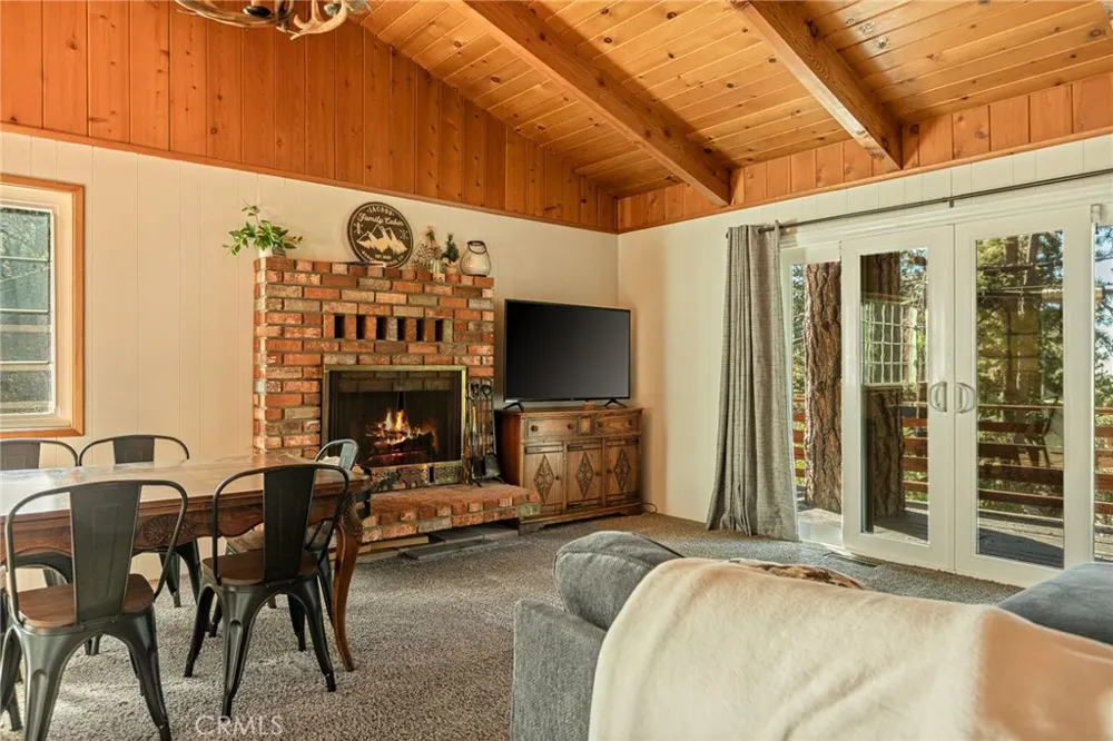 31766 Silver Spruce Running Springs, CA 92382